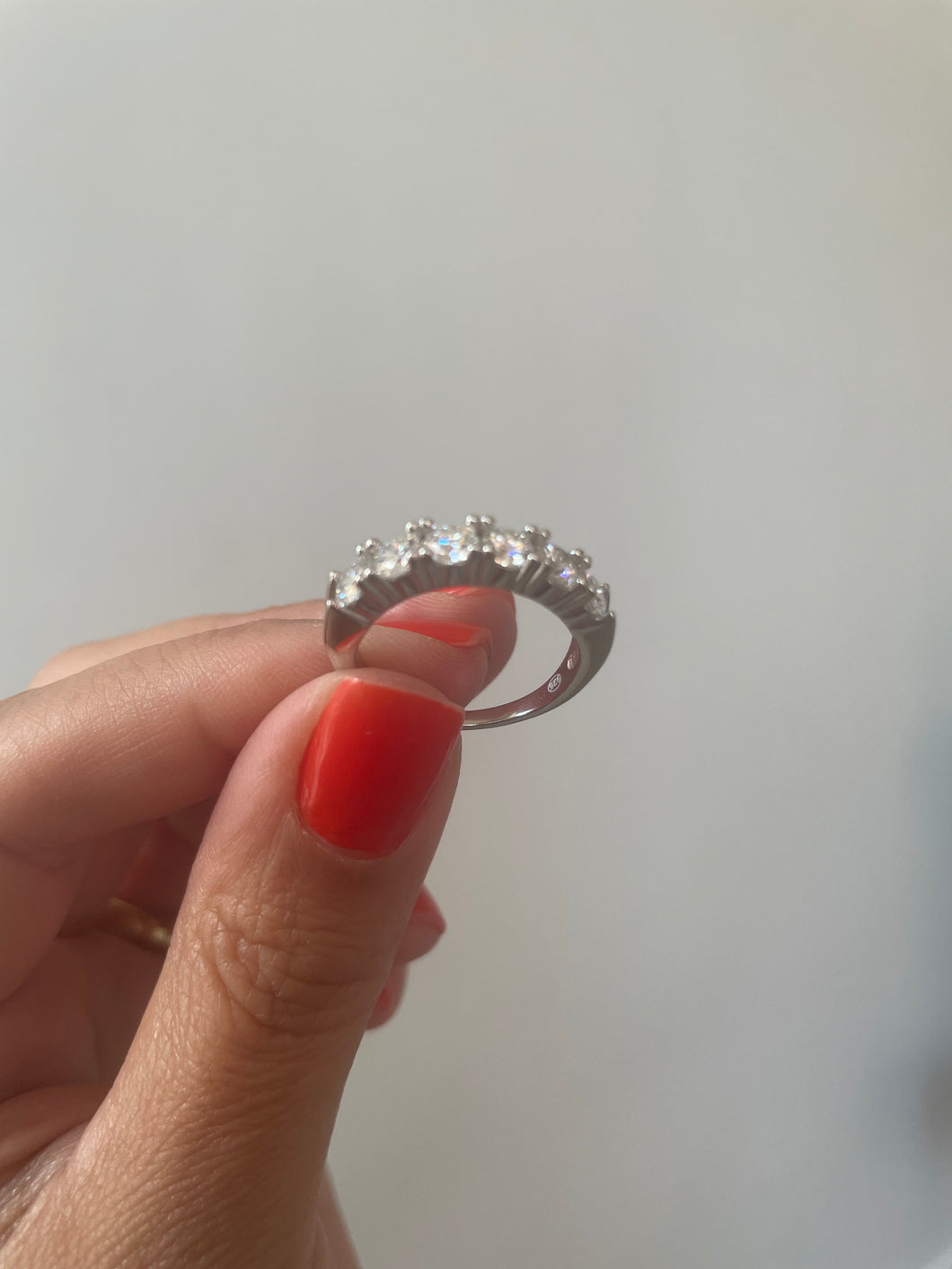 Anel meia aliança em moissanite Sarah 4mm