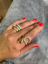 Carregar imagem no visualizador da galeria, Anel gotas polida/cravejada Carla
