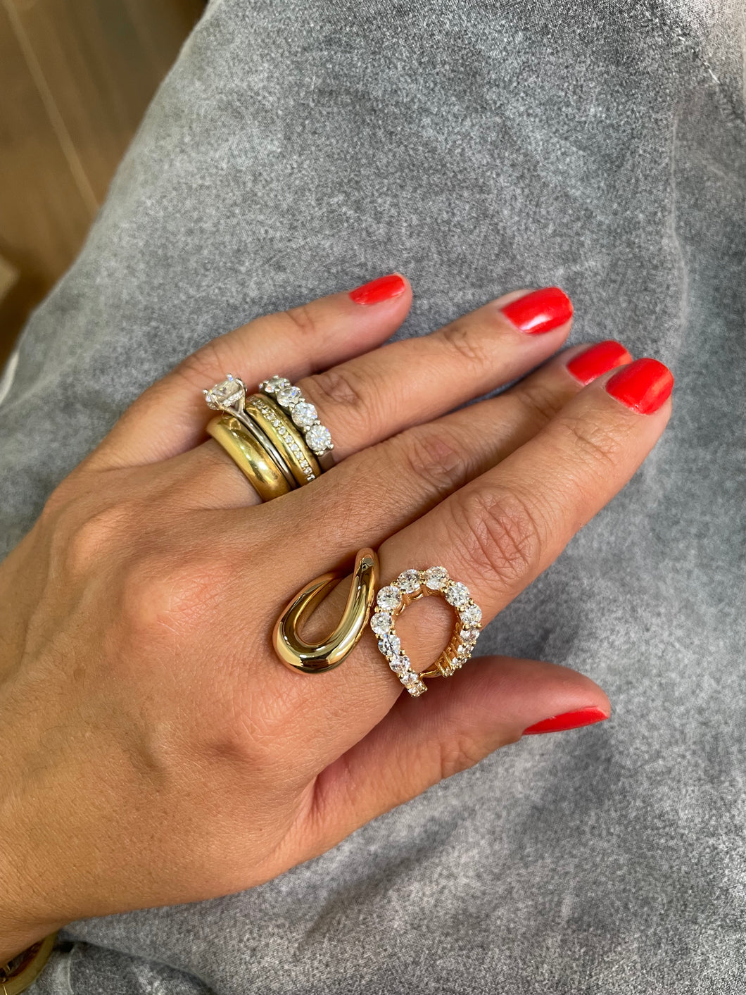 Anel gotas polida/cravejada Carla