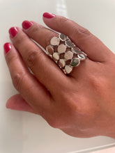 Carregar imagem no visualizador da galeria, Anel plaquinhas redondas polidas
