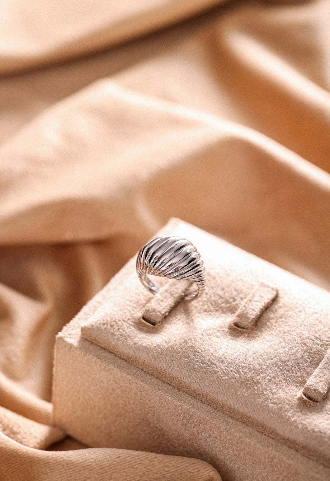 Anel dedinho croissant