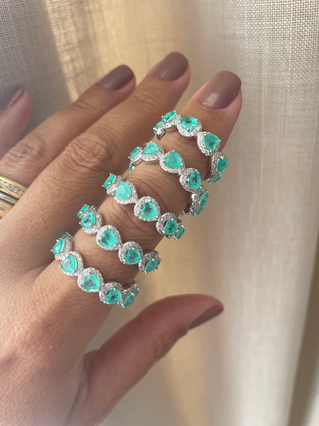 Anel aparador coração esmeralda colombiana