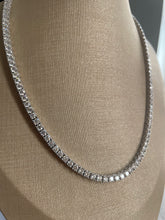 Carregar imagem no visualizador da galeria, Colar riviera 4 garras 3mm em moissanite
