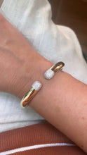 Carregar imagem no visualizador da galeria, Bracelete aberto pontas cravejadas
