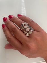 Carregar imagem no visualizador da galeria, Anel plaquinhas redondas polidas
