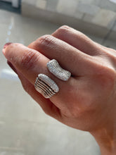 Carregar imagem no visualizador da galeria, Anel aberto trama zirconias
