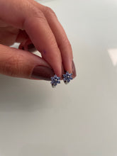 Carregar imagem no visualizador da galeria, Argola mini flor
