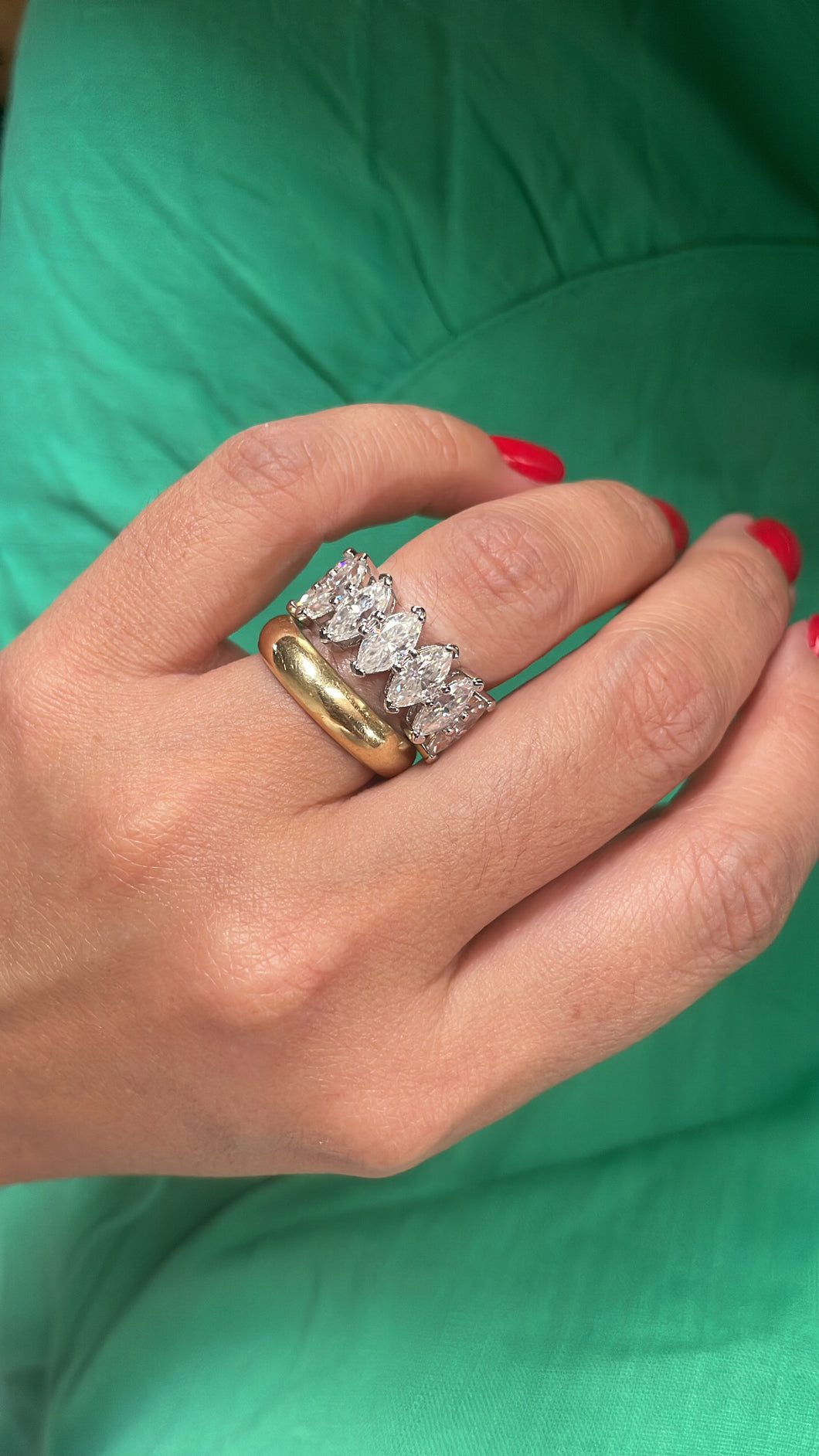 Anel meia aliança navetes em moissanite