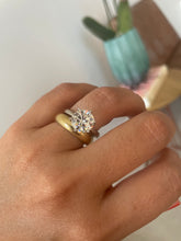 Carregar imagem no visualizador da galeria, Anel solitário Lia moissanite 9mm
