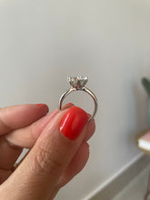 Carregar imagem no visualizador da galeria, Anel solitário Lia moissanite 9mm
