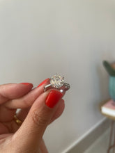 Carregar imagem no visualizador da galeria, Anel solitário Lia moissanite 9mm
