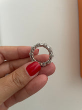 Carregar imagem no visualizador da galeria, Anel aparador inteiro com zirconias intercaladas
