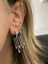 Carregar imagem no visualizador da galeria, Argola 3 pingentes gotinhas
