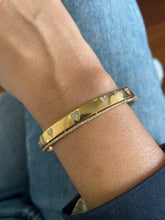 Carregar imagem no visualizador da galeria, Bracelete coração com fileira de zirconias
