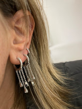 Carregar imagem no visualizador da galeria, Argola 3 pingentes gotinhas
