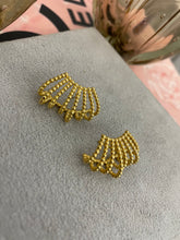 Carregar imagem no visualizador da galeria, Earcuff mini esferas
