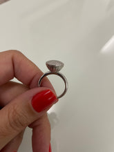 Carregar imagem no visualizador da galeria, Anel solitário chuveiro Rê
