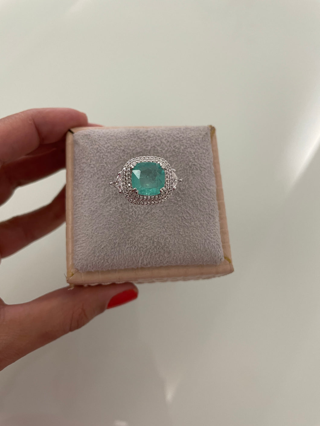 Anel Julis esmeralda colombiana