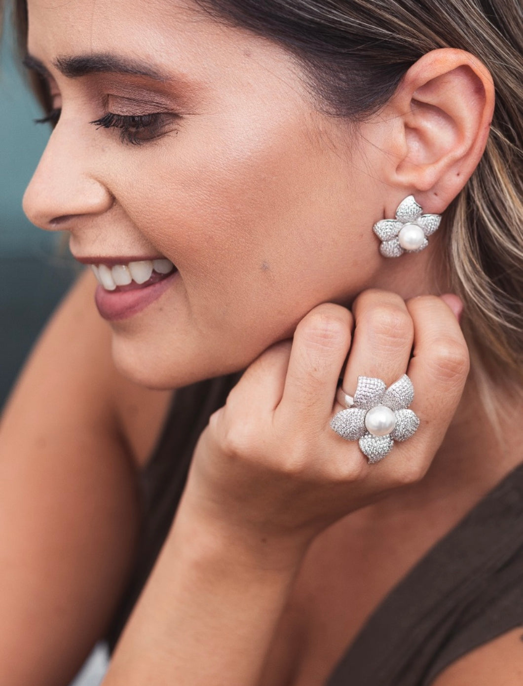 Anel flor pérola/zirconias