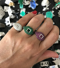 Carregar imagem no visualizador da galeria, Anel dedinho c baguete
