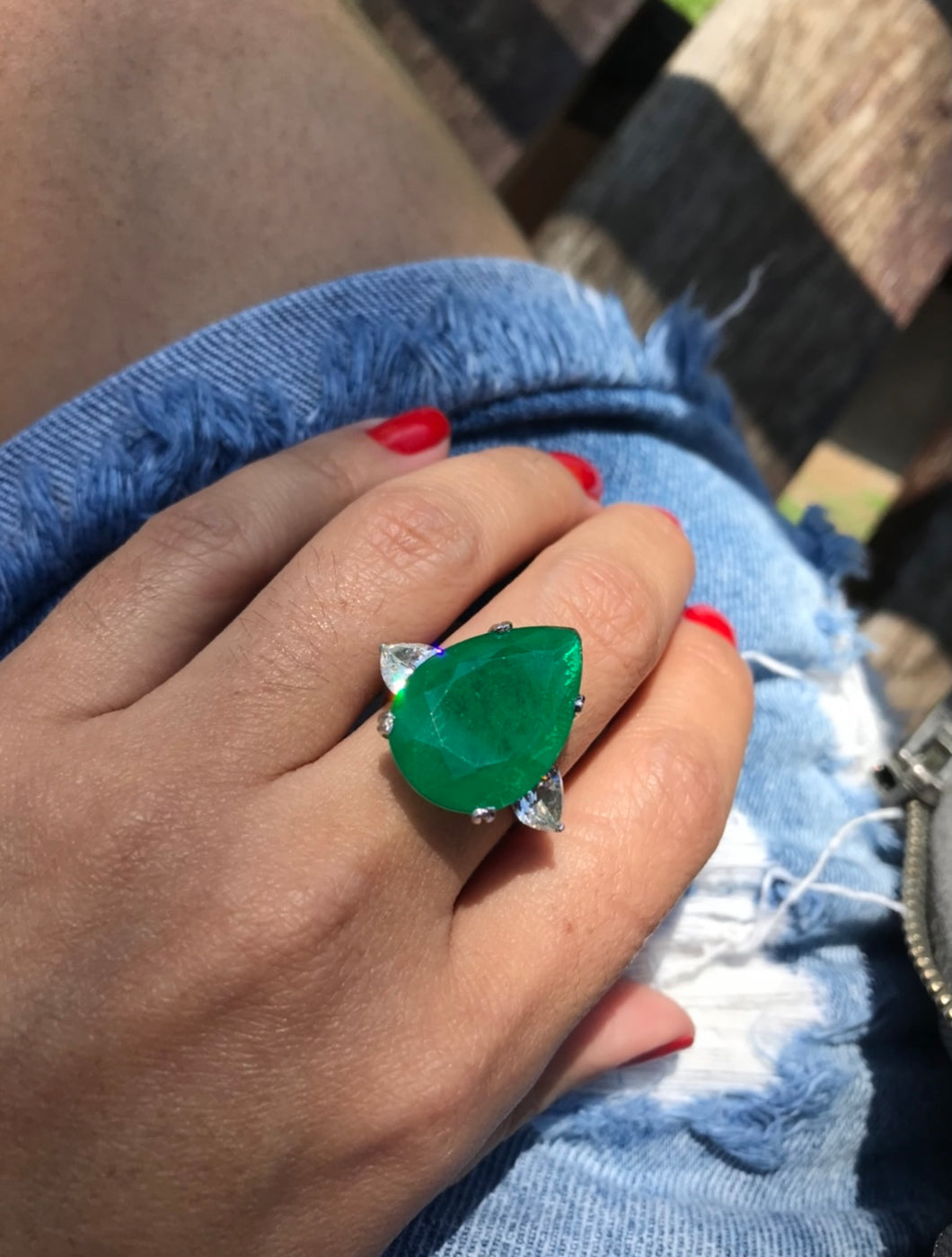 Anel gota esmeralda G