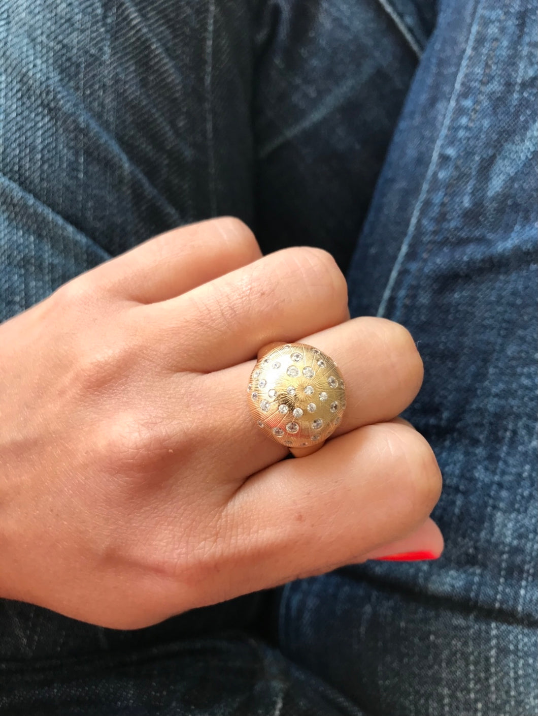 Anel esfera com zirconias