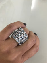 Carregar imagem no visualizador da galeria, Anel aparador inteiro com zirconias intercaladas
