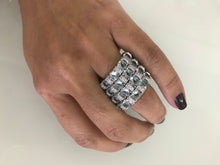 Carregar imagem no visualizador da galeria, Anel aparador inteiro com zirconias intercaladas

