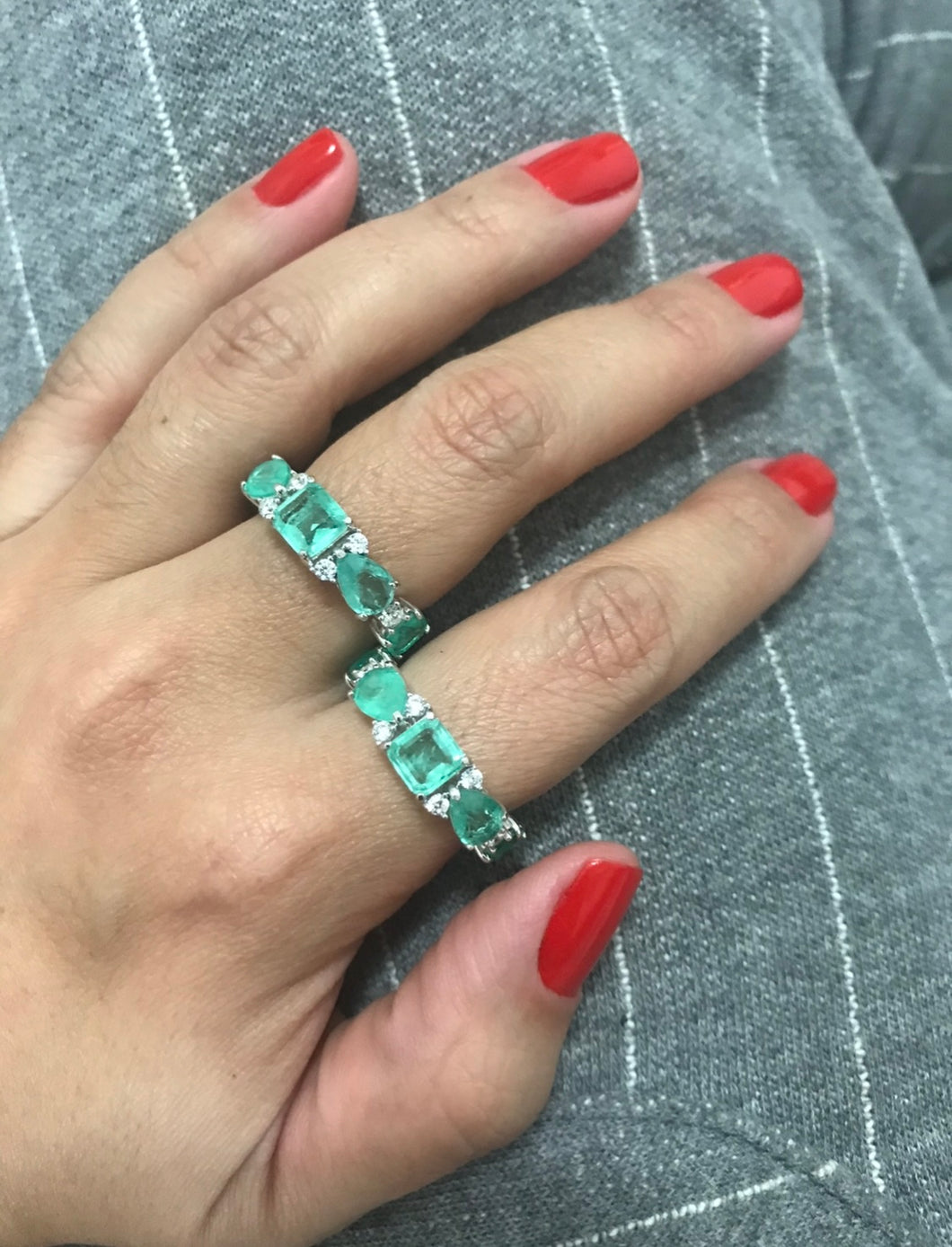 Anel gota/quadrado  colombiana