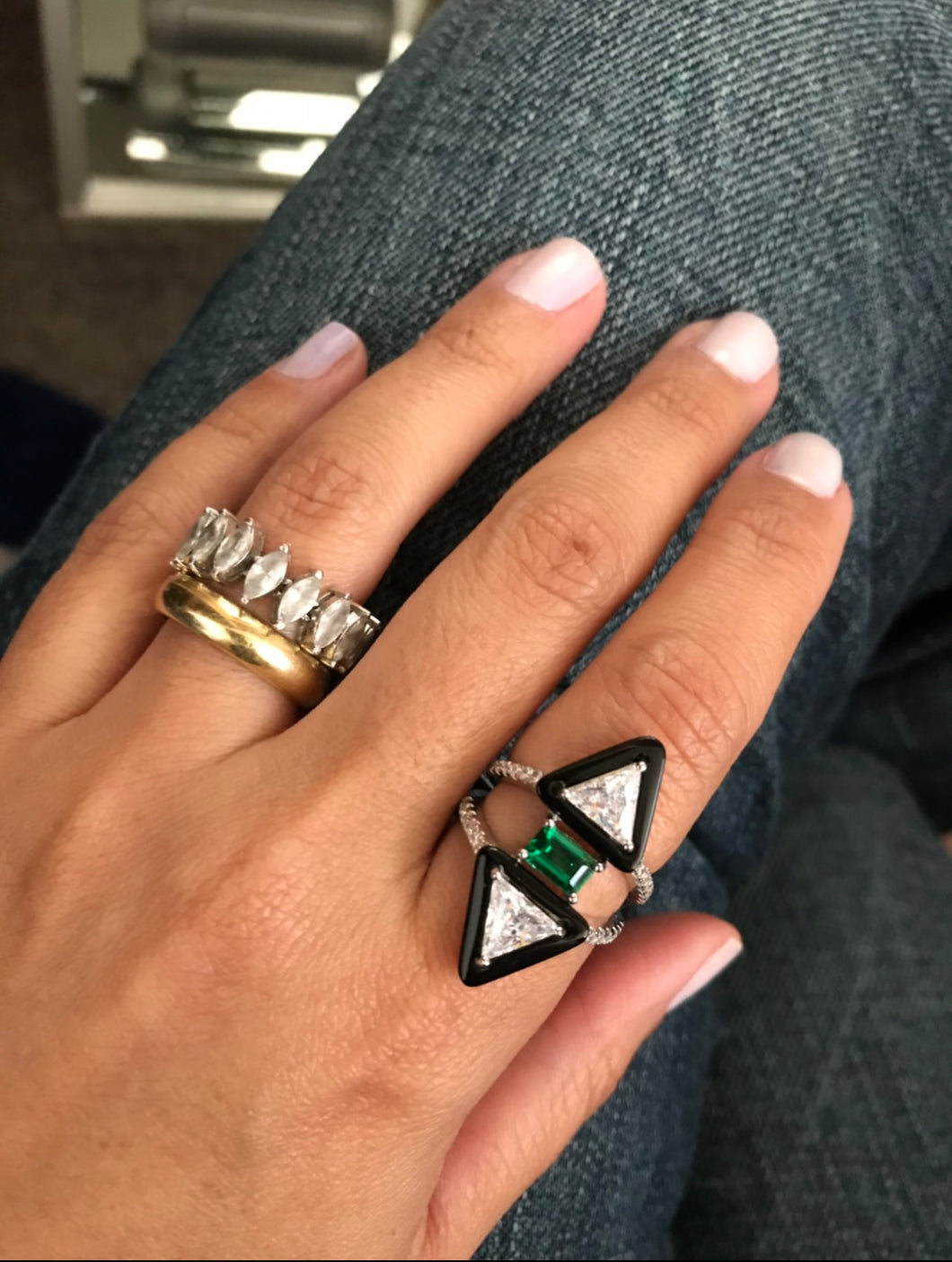 Anel dois triângulos