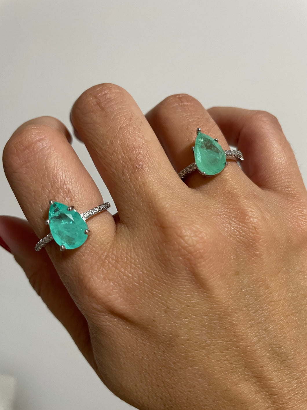 Anel gota solitário colombiana