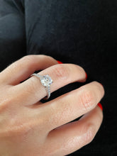 Carregar imagem no visualizador da galeria, Anel solitário zirconias 0,8mm
