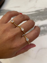 Carregar imagem no visualizador da galeria, Anel aro torcido e gota
