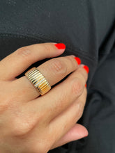 Carregar imagem no visualizador da galeria, Anel inteiro com 1 fil zirconias
