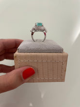 Carregar imagem no visualizador da galeria, Anel Julis esmeralda colombiana
