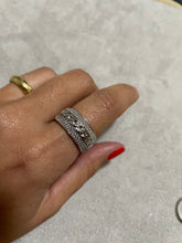 Carregar imagem no visualizador da galeria, Anel detalhe corrente c zirconias

