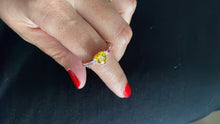 Carregar imagem no visualizador da galeria, Anel triângulo citrino
