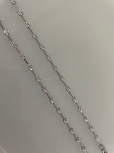Carregar imagem no visualizador da galeria, Pulseira fio faca zirconias
