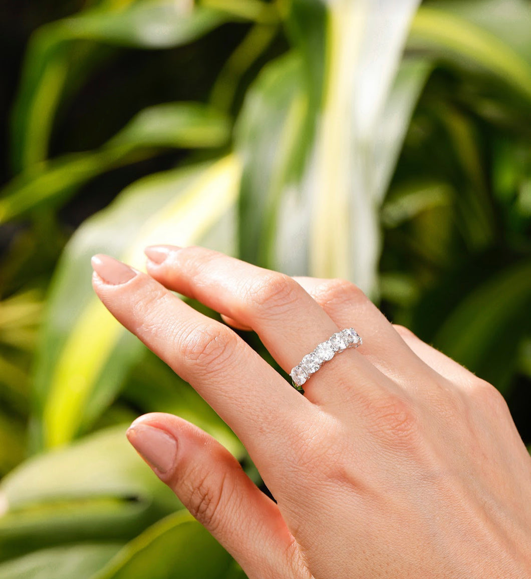 Anel meia aliança 4mm Moissanite