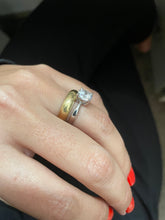 Carregar imagem no visualizador da galeria, Anel solitário Rosane
