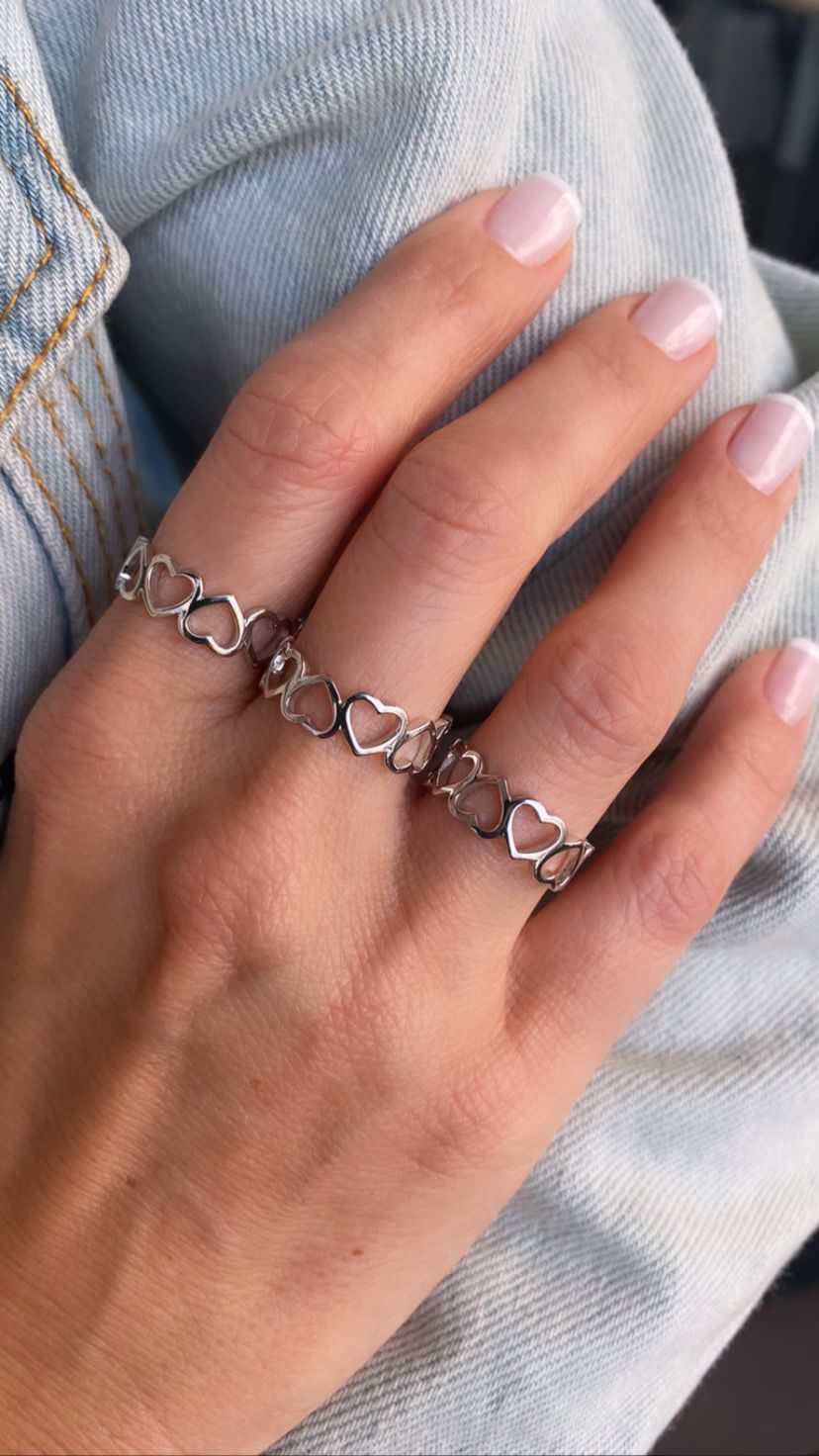 Anel inteiro coração vasado polido