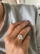 Carregar imagem no visualizador da galeria, Anel tri Su moissanite
