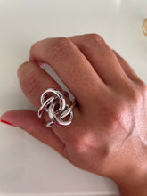 Carregar imagem no visualizador da galeria, Anel elo nó polido
