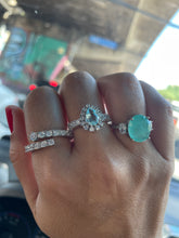 Carregar imagem no visualizador da galeria, Anel gota cravejado Brenda
