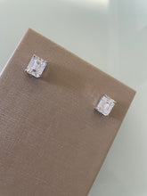 Carregar imagem no visualizador da galeria, Brinco retangle moissanite
