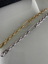 Carregar imagem no visualizador da galeria, Pulseira elos lisos com 1 elo oval cravejado
